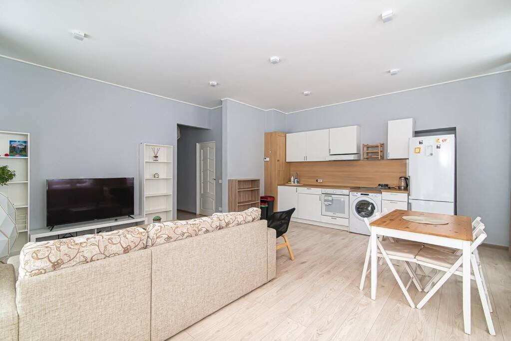Spacious With Great Location/urban Rent Apartment *